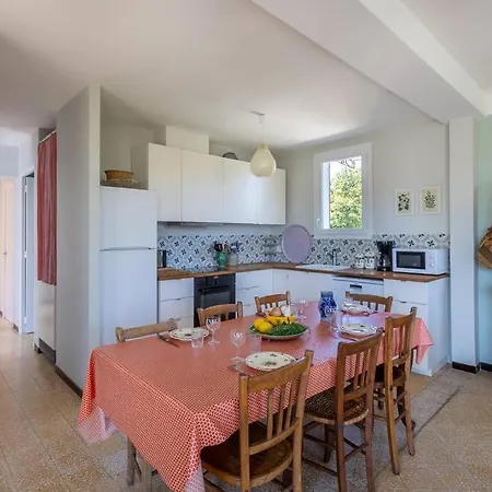 Emifredal - Charmante De 9 Personnes Six-Fours-les-Plages